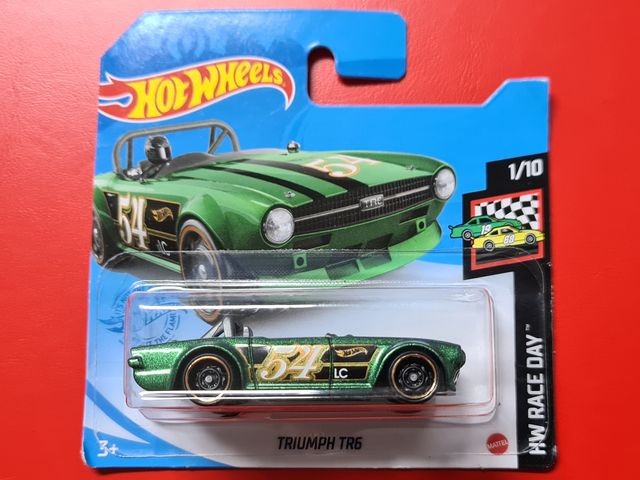 Hot Wheels angličák Triumph TR6, HW Race Day 1/10