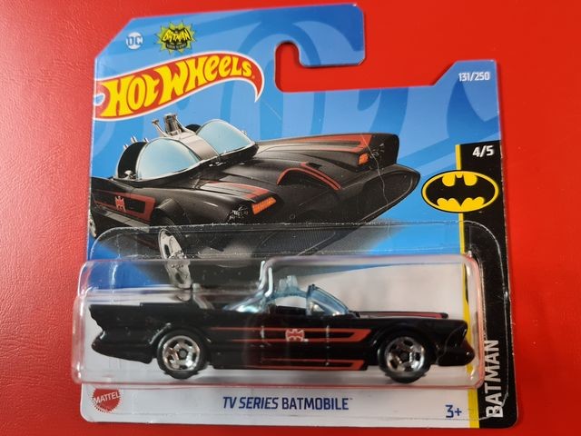 Hot Wheels angličák TV Series Batmobile, Batman 4/5